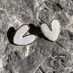 Σκουλαρίκια λευκές καρδιές ακανόνιστες